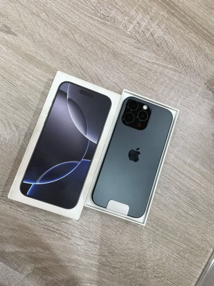 Apple iPhone 16 Pro Max — Ultramarine · 8GB · 256GB