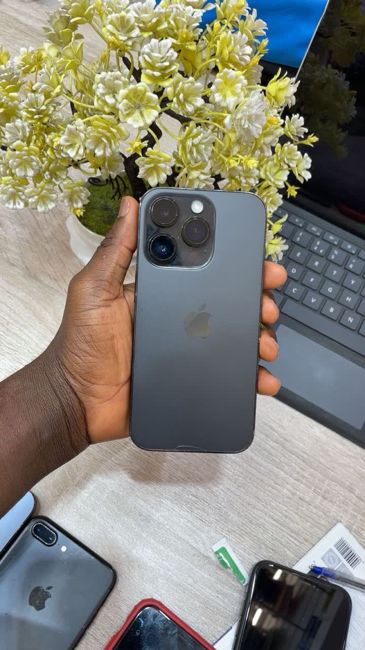 Apple iPhone 14 Pro — Space Black · 6GB · 128GB